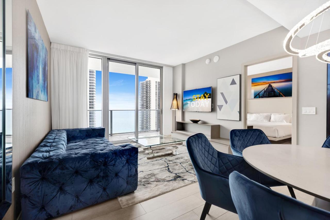 Hyde House - Luxury Waterfront 2br 2ba With Direct Ocean View, Roof Pool, Amenities