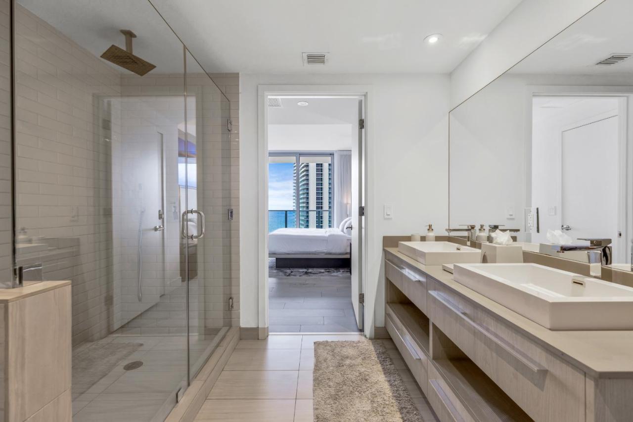 Hyde House - Luxury Waterfront 2br 2ba With Direct Ocean View, Roof Pool, Amenities Apartment *