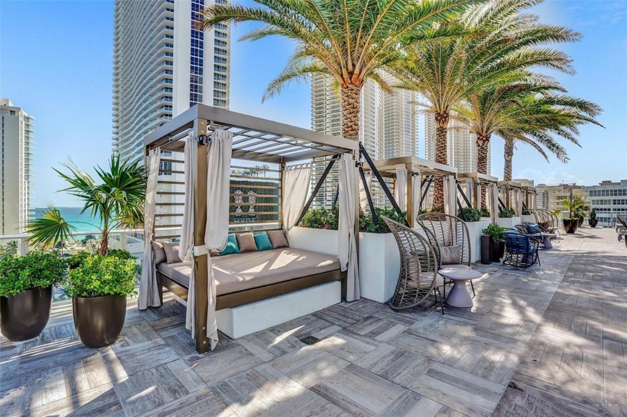 Hyde House - Luxury Waterfront 2br 2ba With Direct Ocean View, Roof Pool, Amenities Apartment
