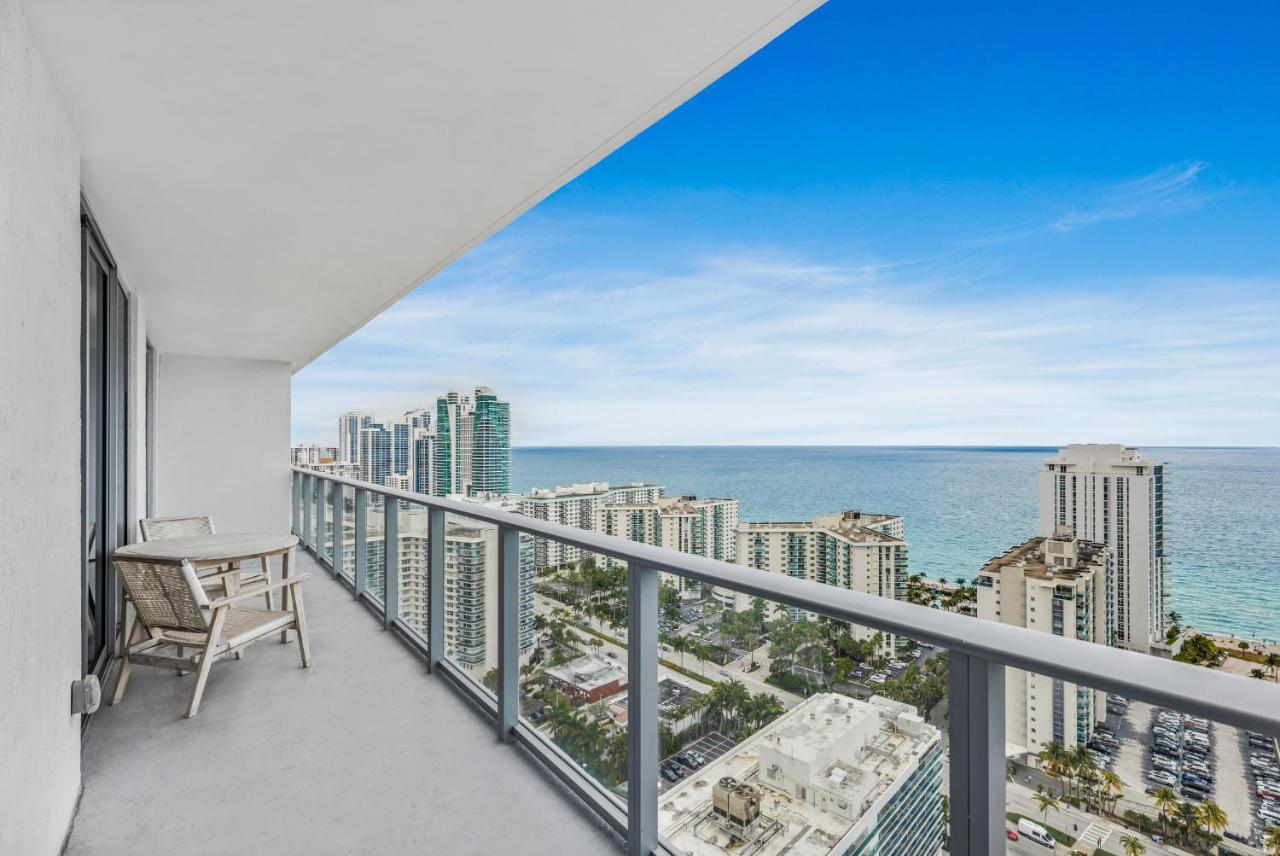 Hyde House - Luxury Waterfront 2br 2ba With Direct Ocean View, Roof Pool, Amenities Apartment
