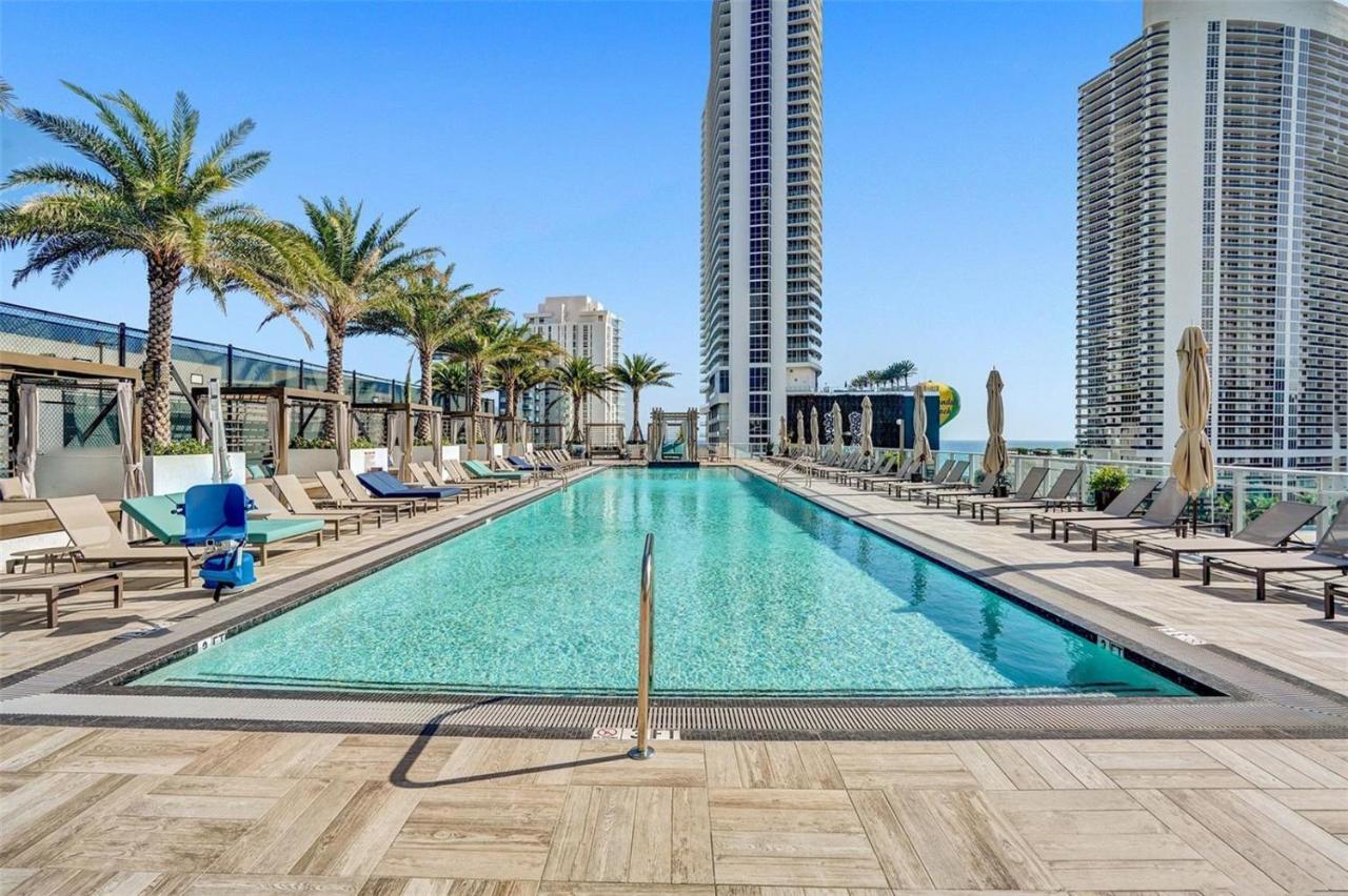 Hyde House - Luxury Waterfront 2br 2ba With Direct Ocean View, Roof Pool, Amenities Hollywood