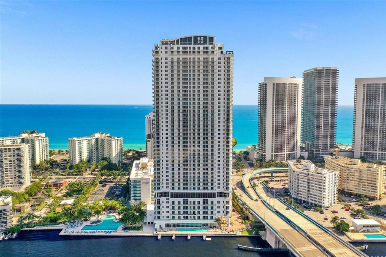 Hyde House - Luxury Waterfront 2br 2ba With Direct Ocean View, Roof Pool, Amenities Apartment *